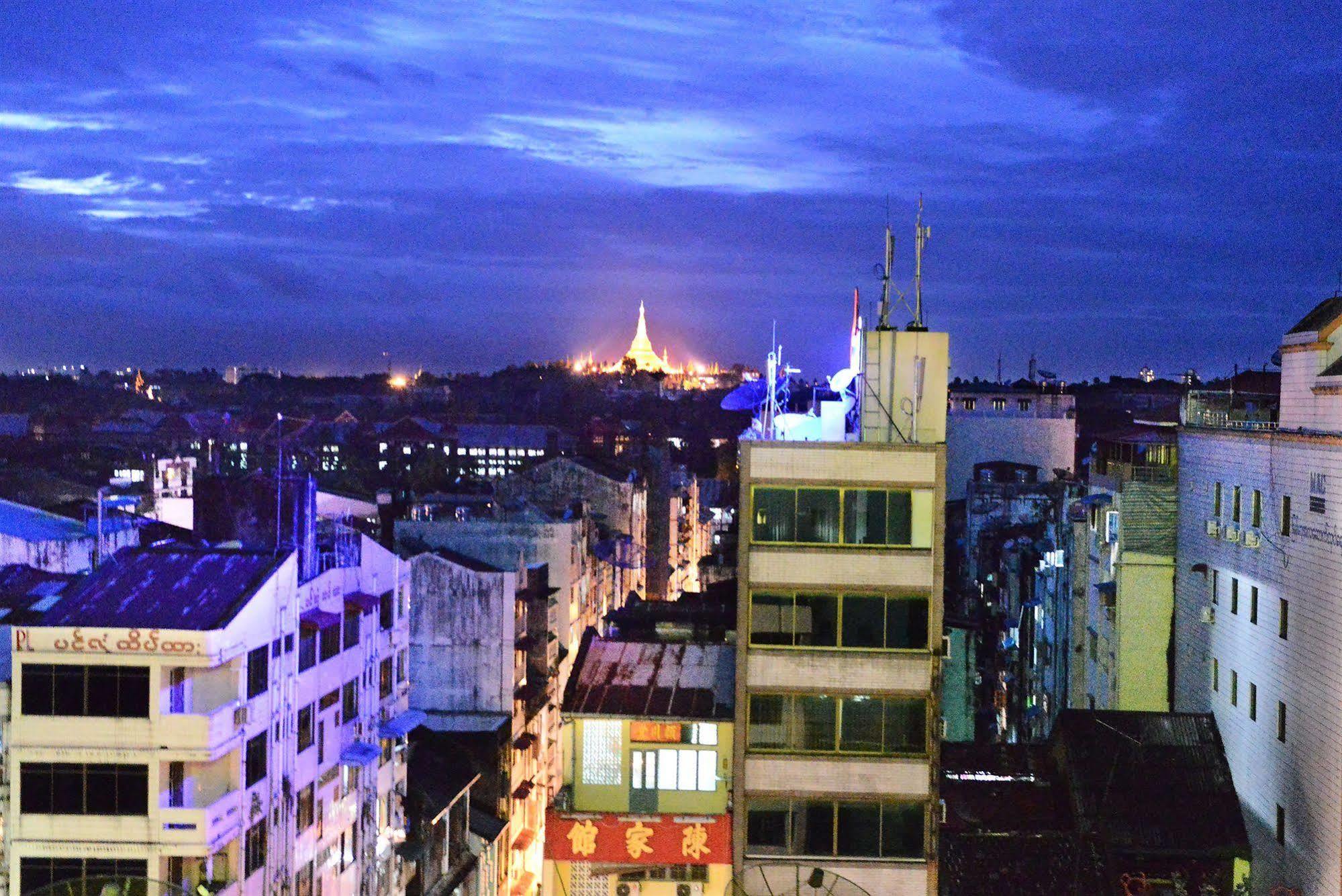Hotel Grand United - 21St Downtown Янгон Екстериор снимка
